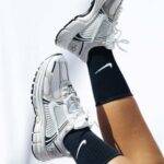 کتانی دخترانه نایک وومرو سفید