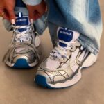 کتاني دخترانه بالانسیگا3XLسفيد طوسي زيره آبي