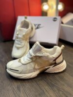 کتاني مردانه v2kکرم قهوه اي - Image 2