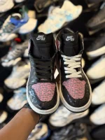 کتونی مردانه جردن ساقدار کاستوم مشکي صورتی - Image 2