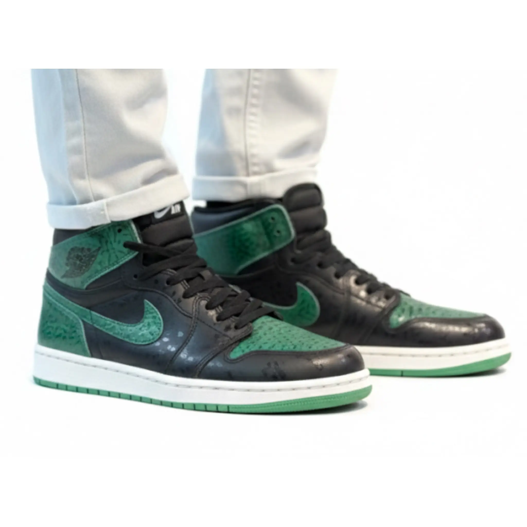 photo-output - 2025-11-24T024331.070 کتونی مردانه جردن ساقدار کاستوم مشکی سبز - Image 1