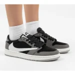 کتونی ترويس طوسی مشکی