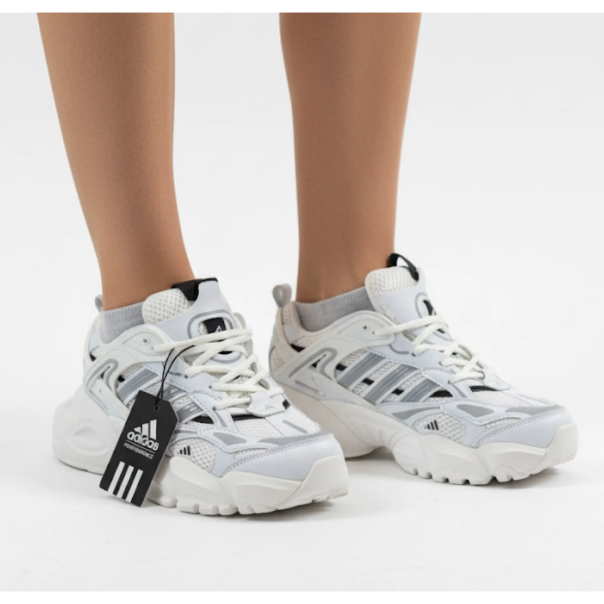 photo-output (99) کتونی دخترانه ديلاکس سفيد طوسی - Image 1