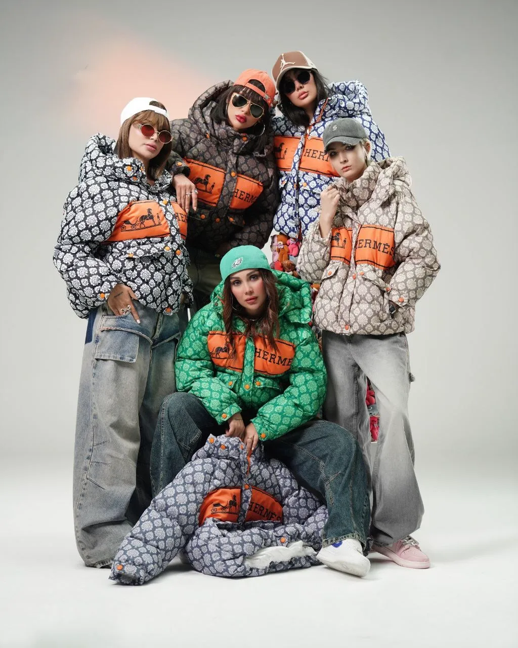 IMG_7096 کاپشن دخترانه طرح دار هرمس - Image 1