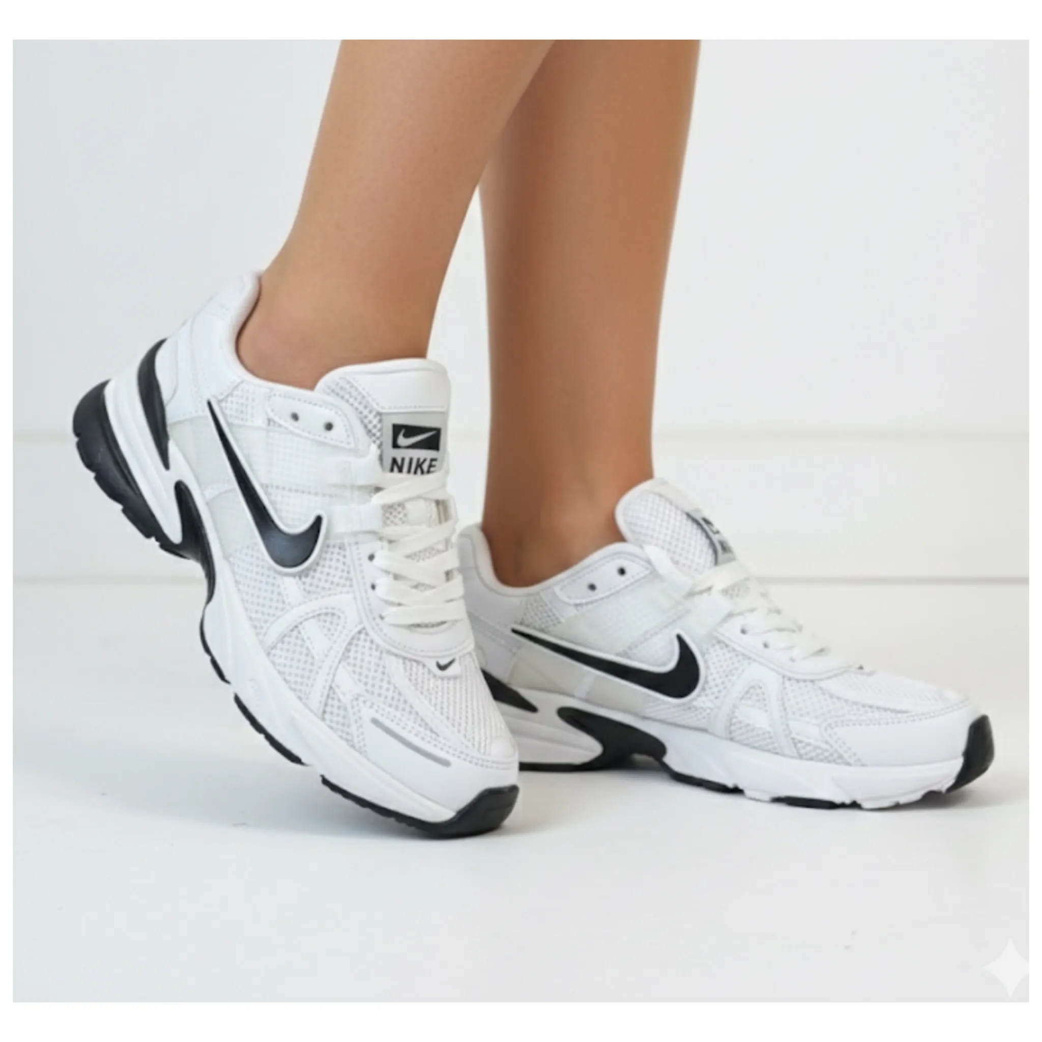 photo-output - 2025-12-09T123958.150 کتونی V2Kسفيد بغل مشکی - Image 1