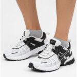 کتونیV2Kمردانه سفيد مشکی