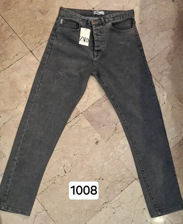feriia.ir-1008 شلوار مام فیت زارا شلوار جین کد ۱۰۰۸ با رنگ سورمهای گازوییلی سنگشور، دارای زاپهای ملایم در مزون رم واقع در خیابان کارگر جنوبی