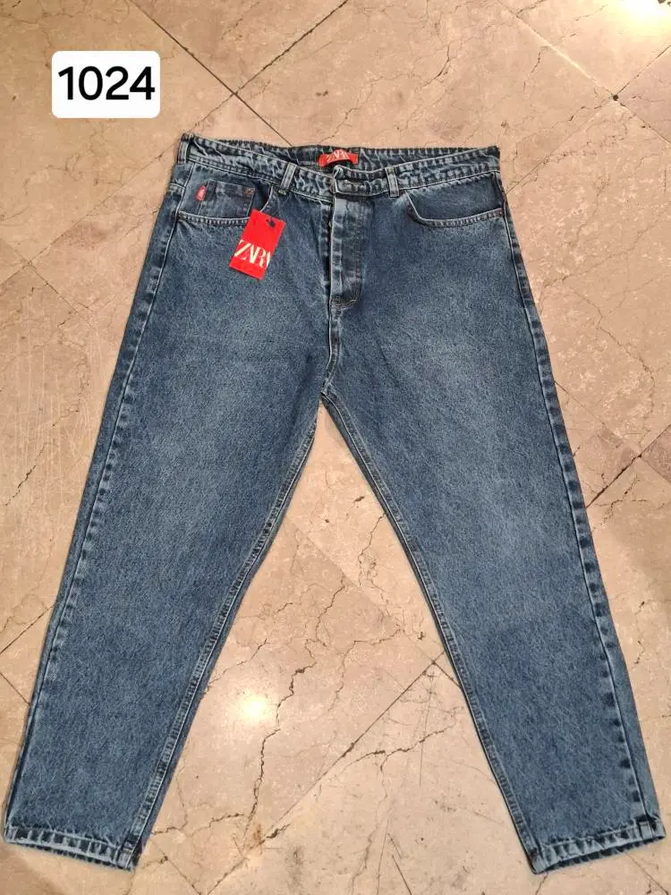 feriia.ir-1024 شلوار مام فیت زارا شلوار جین کد ۱۰۲۴ به رنگ آبی جین کلاسیک با شستشوی استاندارد موجود در مزون رم