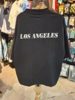 تیشرت ماکان طرح Los Angeles نمای پشت لباس مشکی