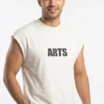 استایل کژوال با وست مردانه سفید مدل ARTS و برش آزاد سرشانه در مزون رم
